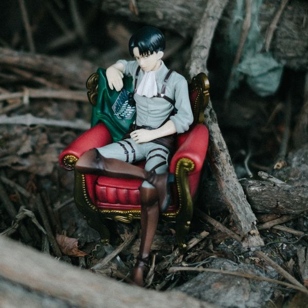 Фигурка Леви Аккерман в Кресле (Levi Ackerman Attack On Titan) 12 см изображение 2