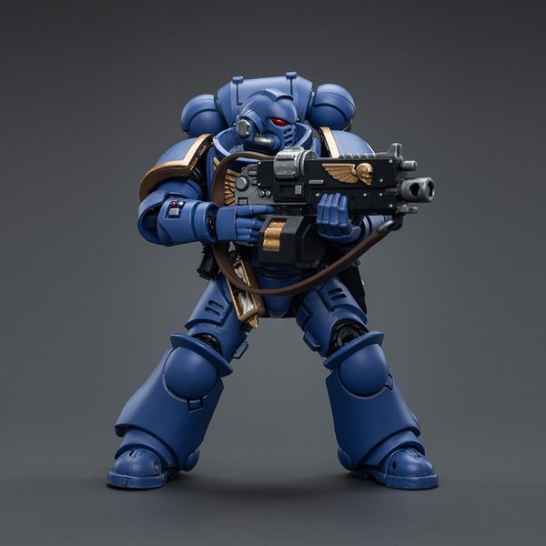 Фигурка Warhammer 40000 - Ультрамарин Заступник (Ultramarines Intercessors JOYTOY) 1:18