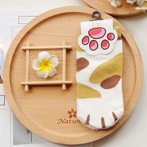 Носки Лапки котика бежевое пятно