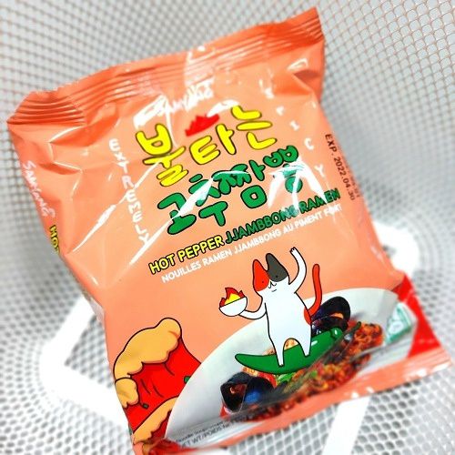 Лапша Samyang острая с перцем чили и мидиями