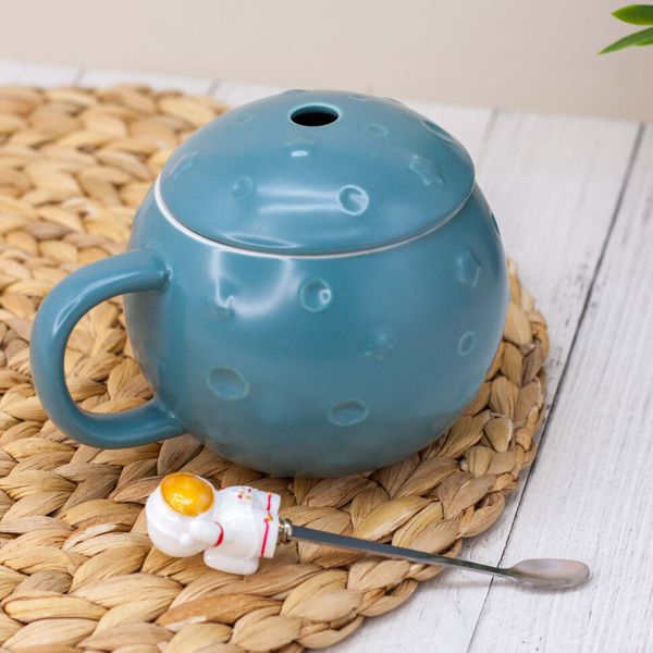 Кружка Космонавт на луне (Cosmonaut Moon) 420 мл green изображение 3