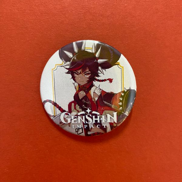 Значок Genshin Impact - Синь Янь, 4,5 см