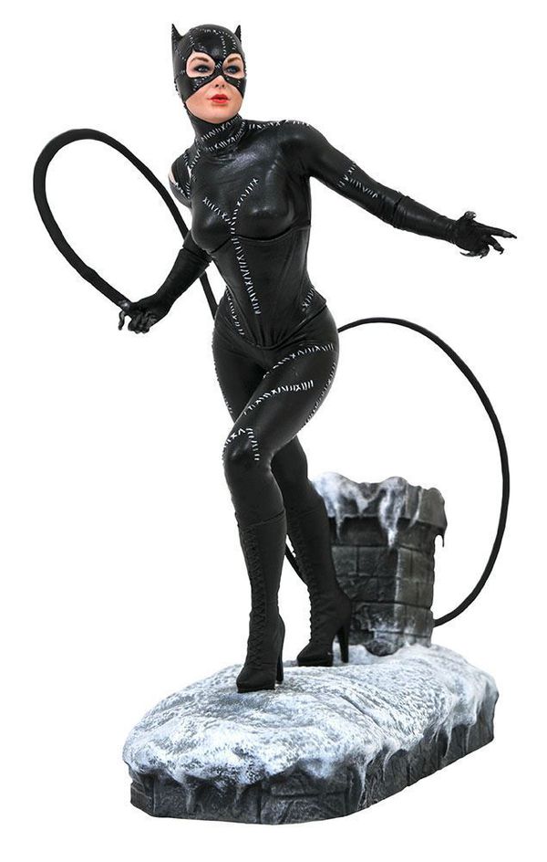 Фигурка Бэтмен - Женщина-кошка Диорама (Batman - Catwoman Diorama Gallery) 23 см УЦЕНКА