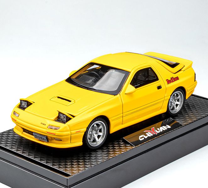 Коллекционная металлическая (Die Cast) модель Mazda RX-7 FC, 1:32